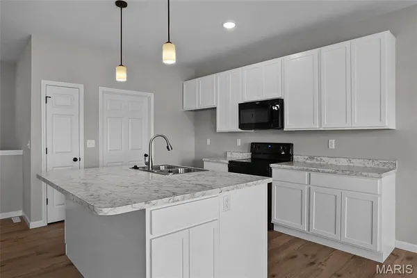 $322,000 | 2304 Hank's Close, Unit 172 STB, Washington, MO 63090