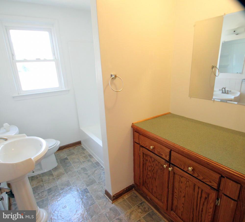2717 Terrapin Road Silver Spring, MD 20906 - Photo 7 of 9 Bath (Master)