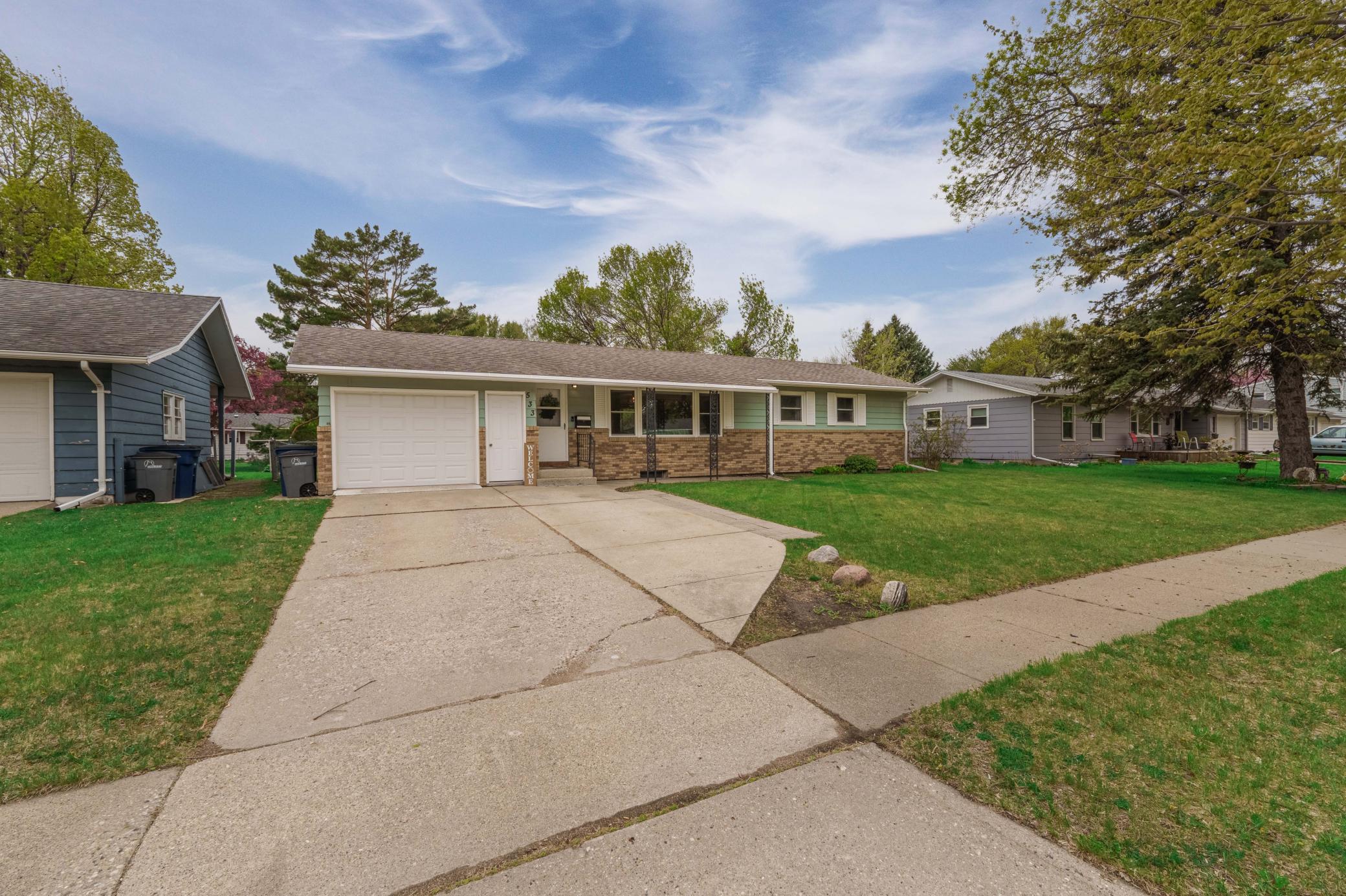 533 Maple Lane Moorhead, MN 56560 - Photo 2 of 28