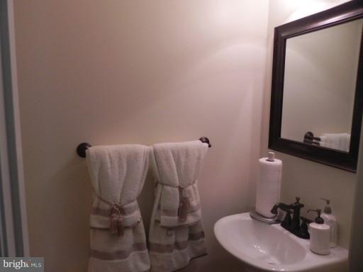 6919 Old Waterloo Road, Unit 1F Elkridge, MD 21075 - Photo 15 of 25 Bath (Master)