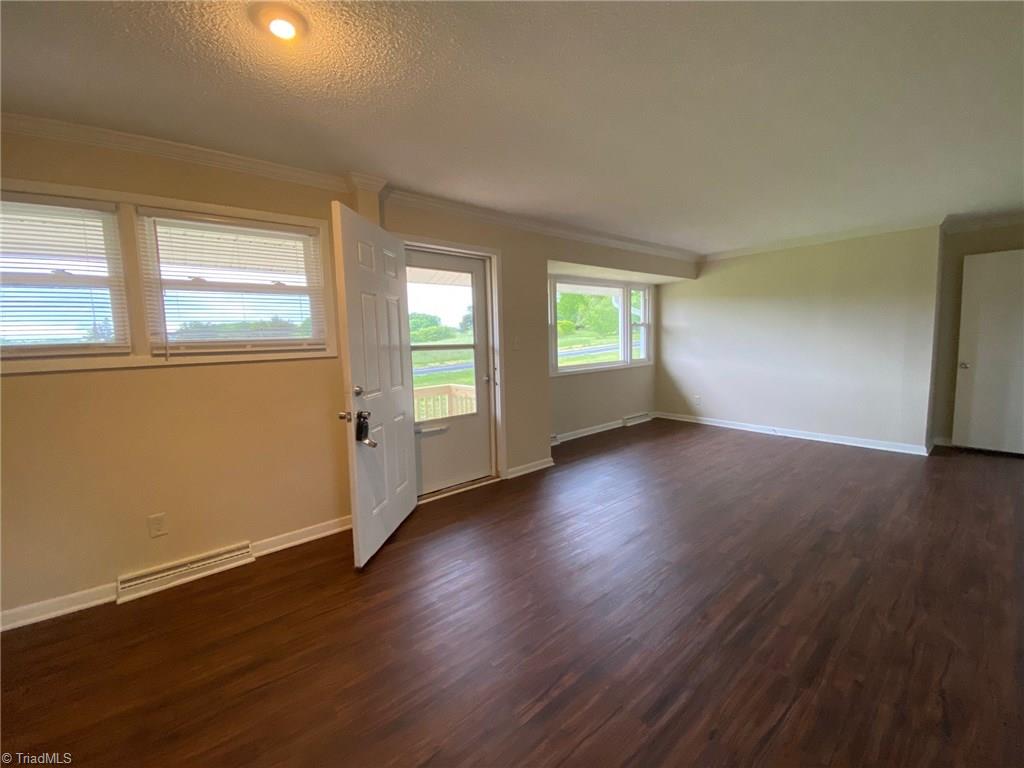 5458 Jesse Small Road Randleman, NC 27317 - Photo 14 of 30 Large living room!