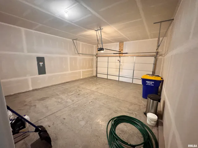 $3,200 | 709 East Bear Drive, Tiffin, IA 52340