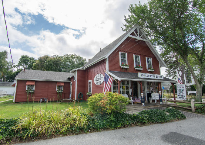 33 Goff Terrace Centerville, MA 02632 - Photo 21 of 22 a front view of a house with garden