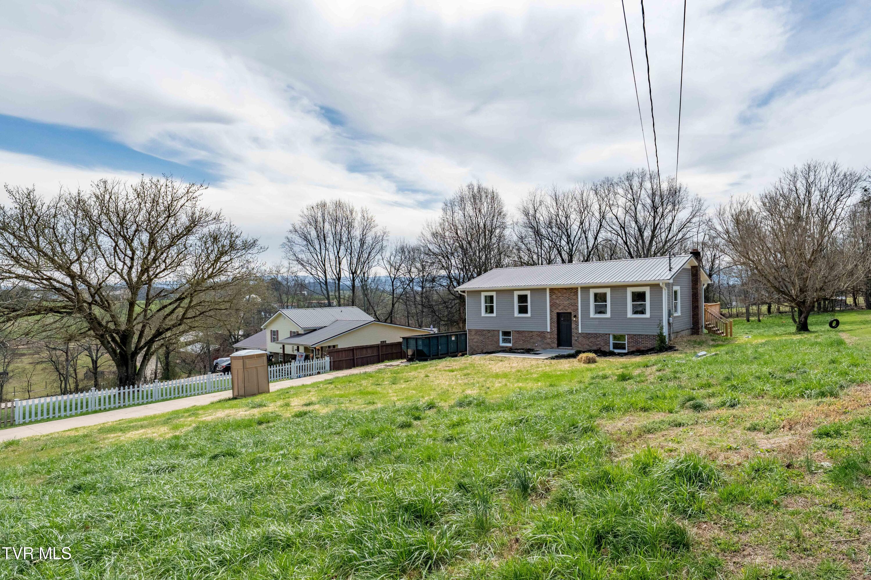 226 Dorothy Circle Limestone, TN 37681 - Photo 8 of 61 226 Dorothy Cir (2 of 61)