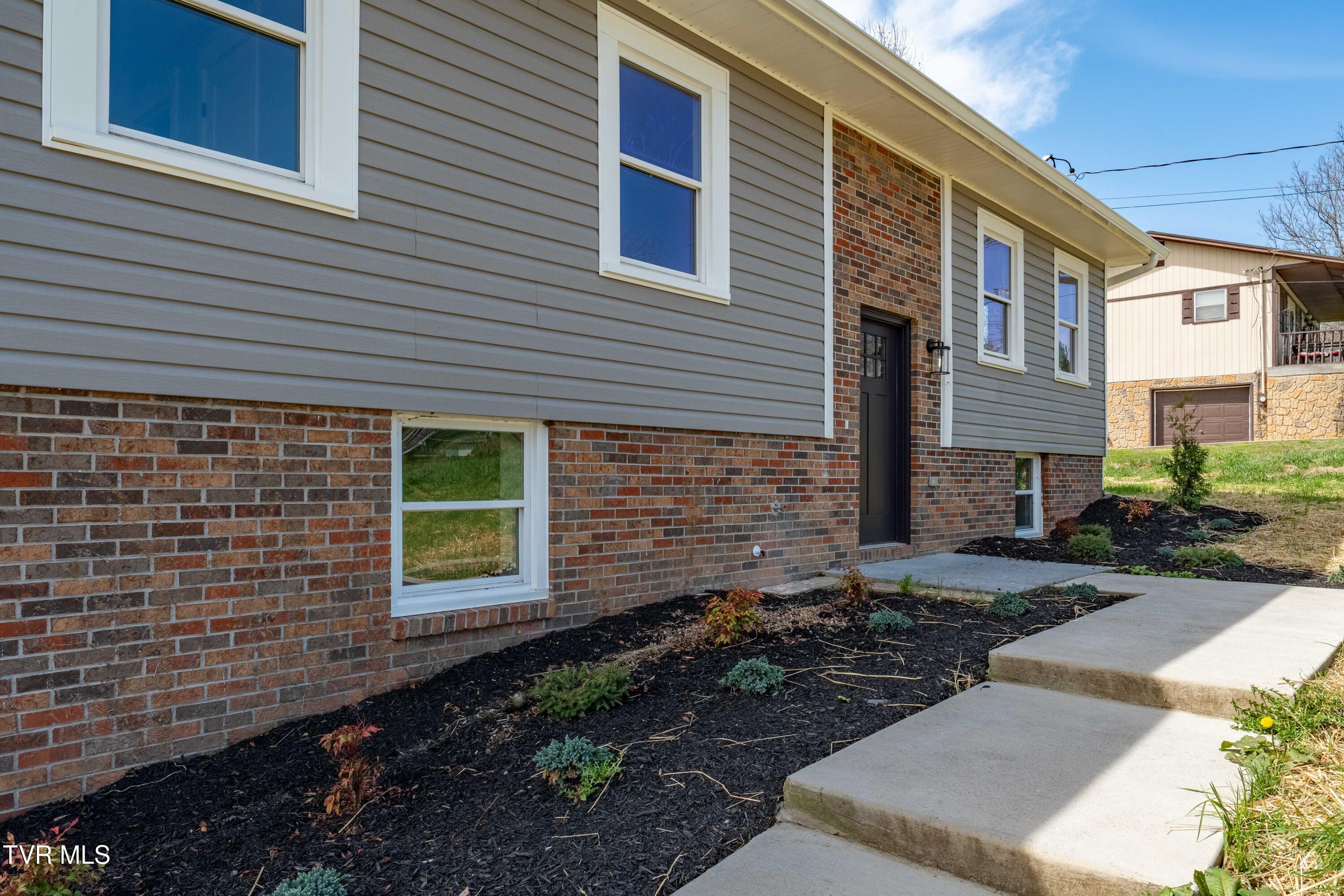 226 Dorothy Circle Limestone, TN 37681 - Photo 9 of 61 226 Dorothy Cir (5 of 61)