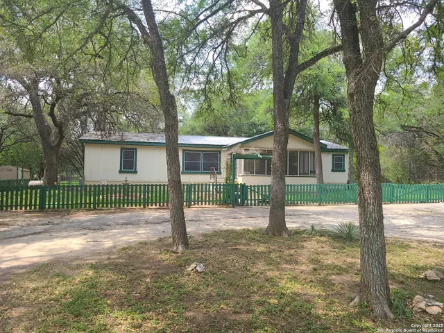$2,260 | 18861 Farm To Market Road 2252, Garden Ridge, TX 78266