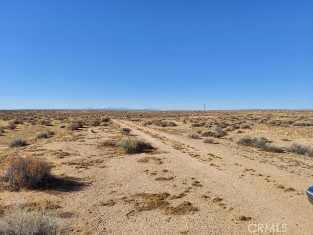 5 Harper Lake Road Hinkley, CA 92347 - Photo 4 of 4 a view of beach and ocean