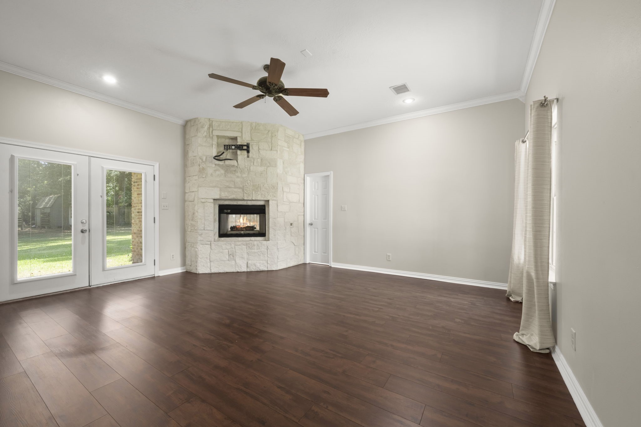 24310 Lenze Road Spring, TX 77389 - Photo 14 of 41 Primary Bedroom 1st floor.