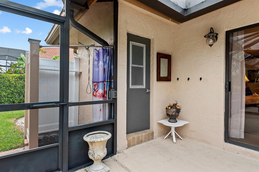 10270 Silver Lake Drive Boca Raton, FL 33428 - Photo 26 of 44 Outdoor Shower