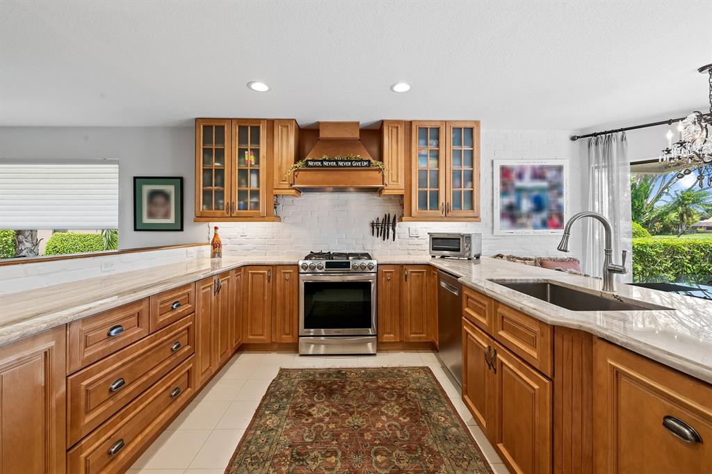 10270 Silver Lake Drive Boca Raton, FL 33428 - Photo 9 of 44