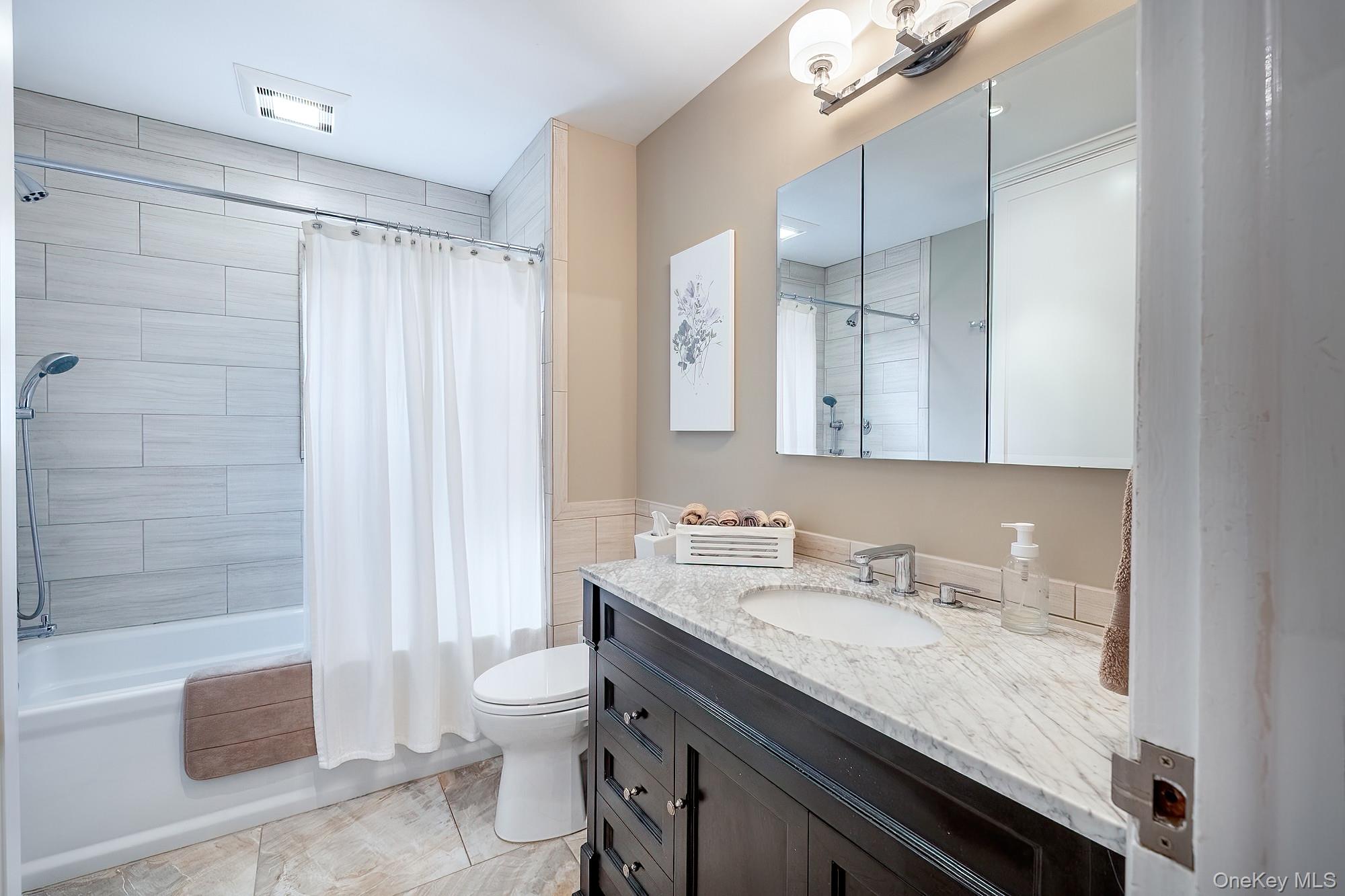 7 Carlton Lane Rye Brook, NY 10573 - Photo 23 of 44 Primary Bathroom