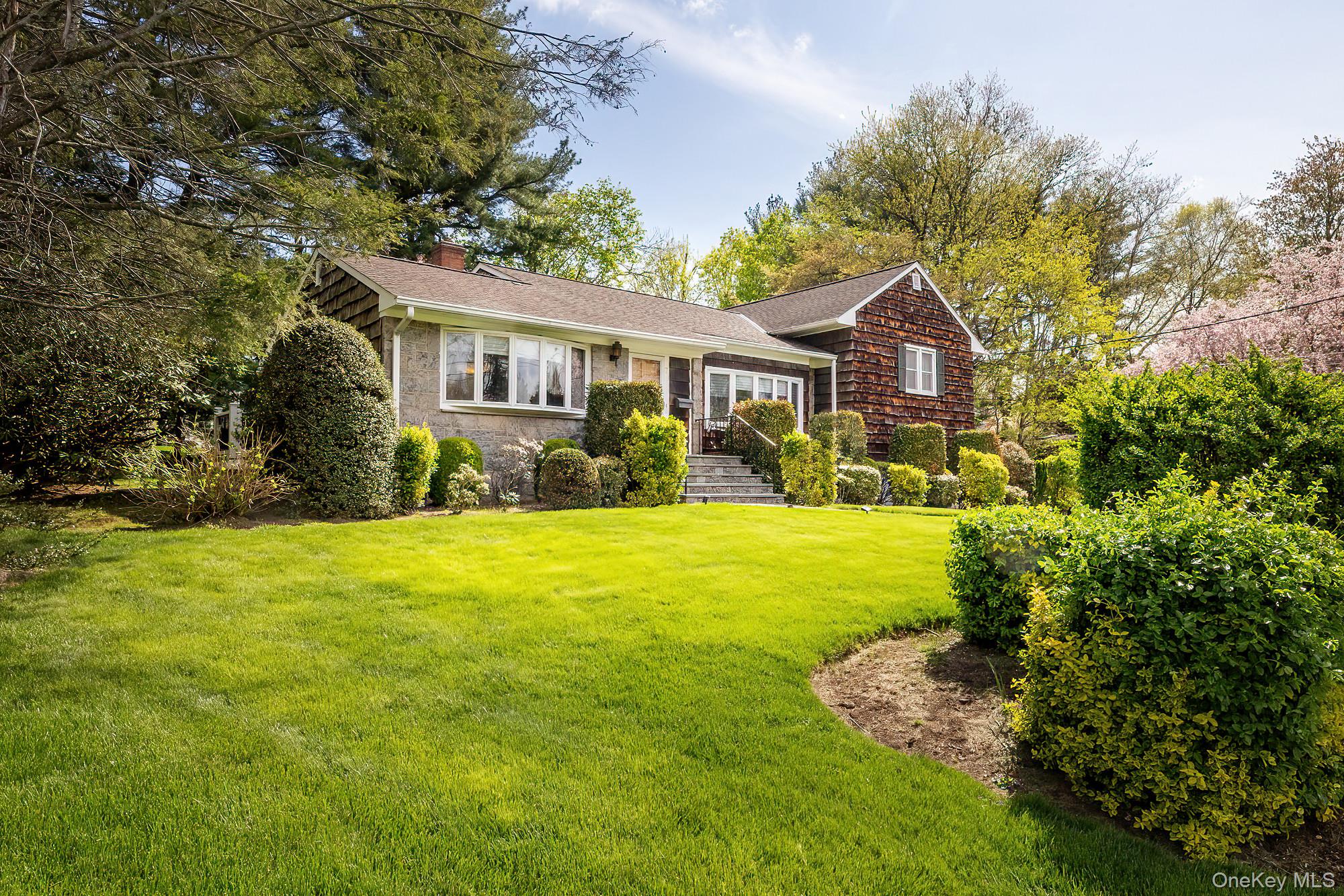 7 Carlton Lane Rye Brook, NY 10573 - Photo 3 of 44 Side View