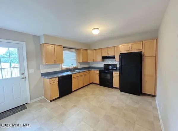 $2,800 | 501 Bismarck Street, Toms River, NJ 08757