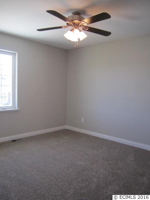 6105 Amber Ridge Drive Dubuque, IA 52002 - Photo 11 of 20 Gallery Image 11