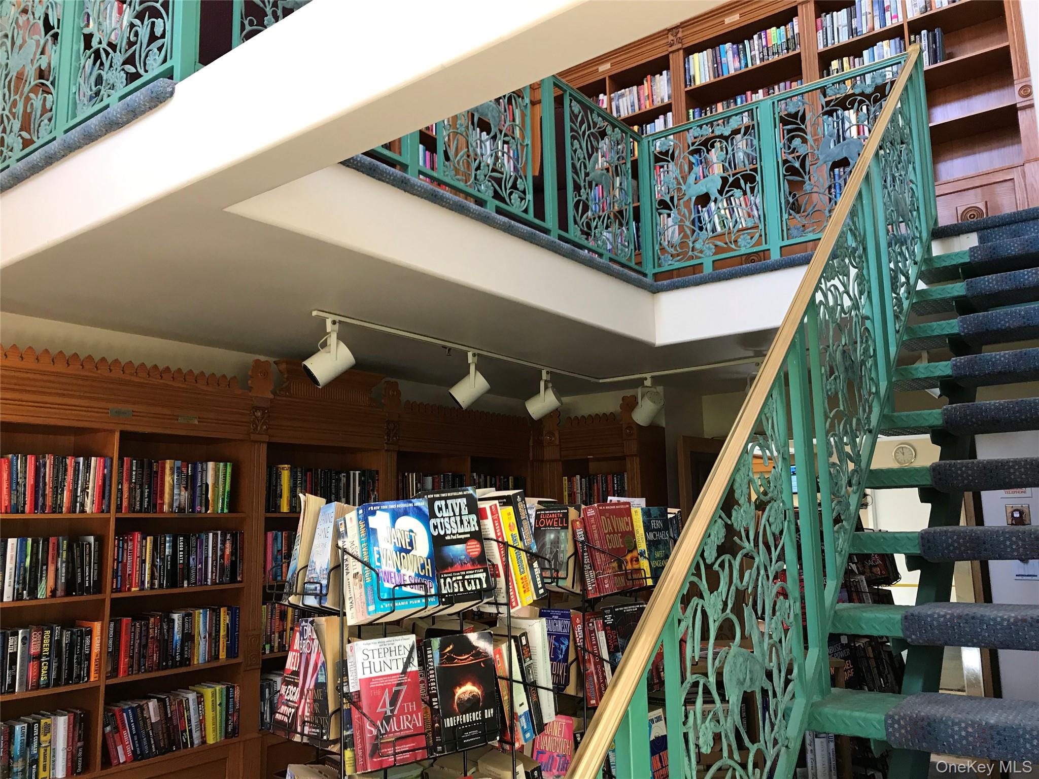 10 Oakdale Court Ridge, NY 11961 - Photo 28 of 41 a view of stairs