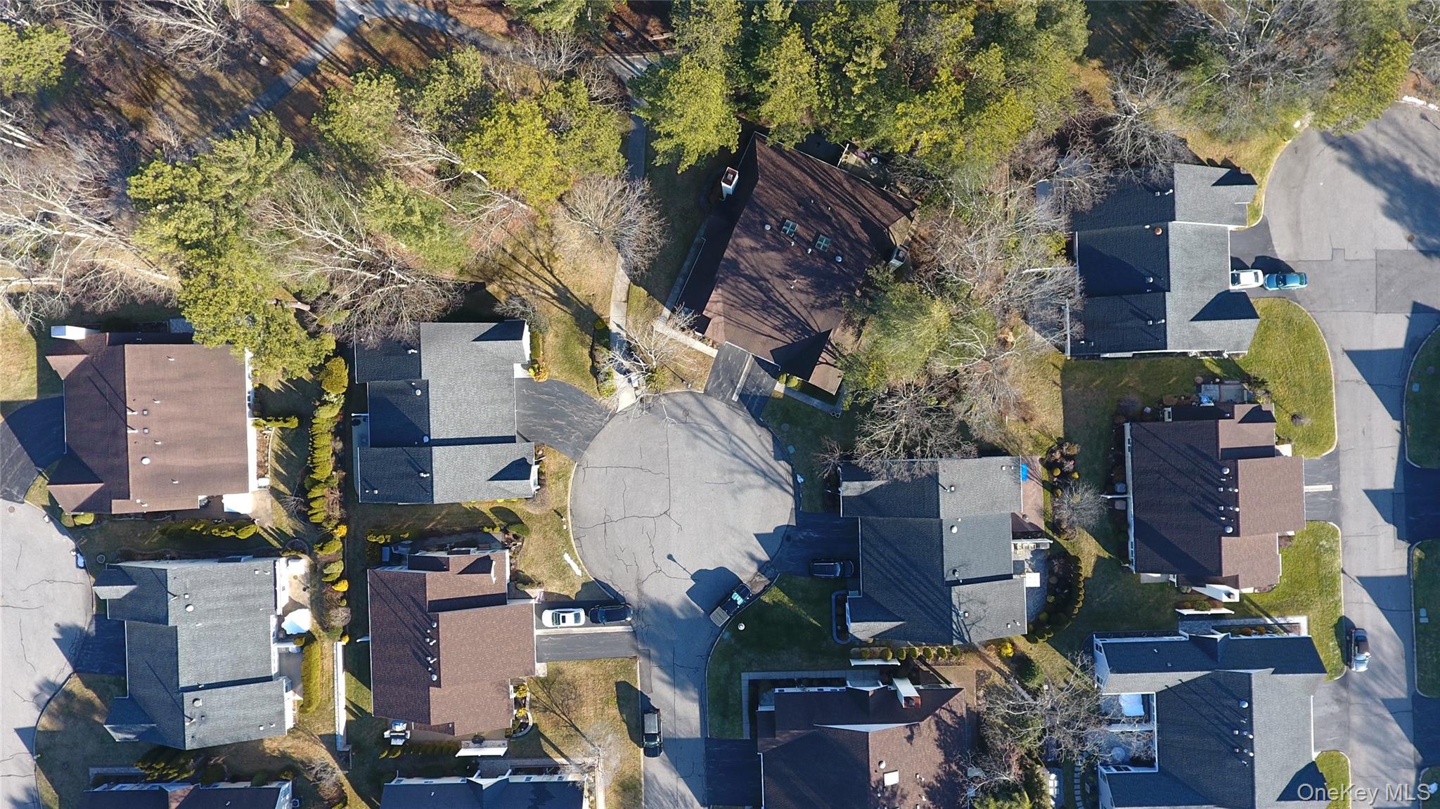 10 Oakdale Court Ridge, NY 11961 - Photo 38 of 41 an aerial view of multiple house