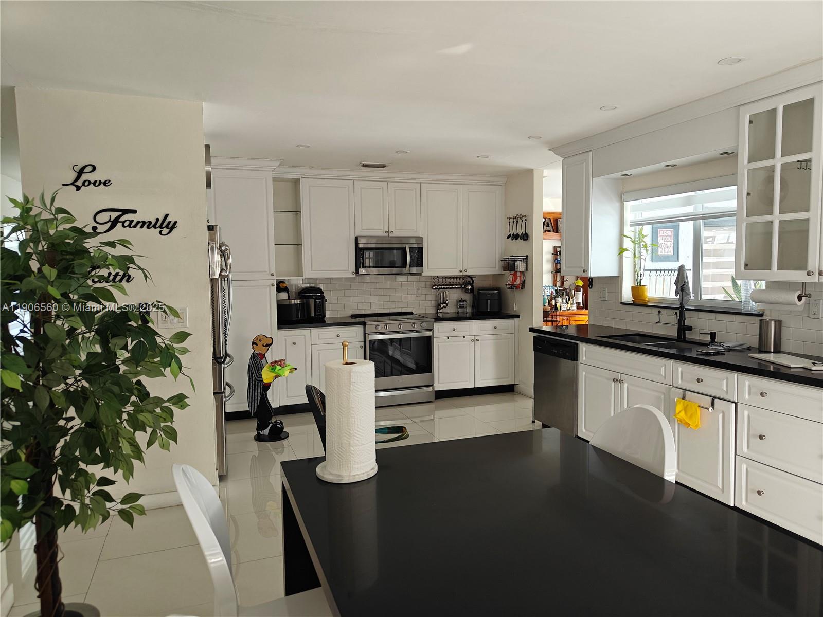 14444 Southwest 107th Terrace Miami, FL 33186 - Photo 14 of 73