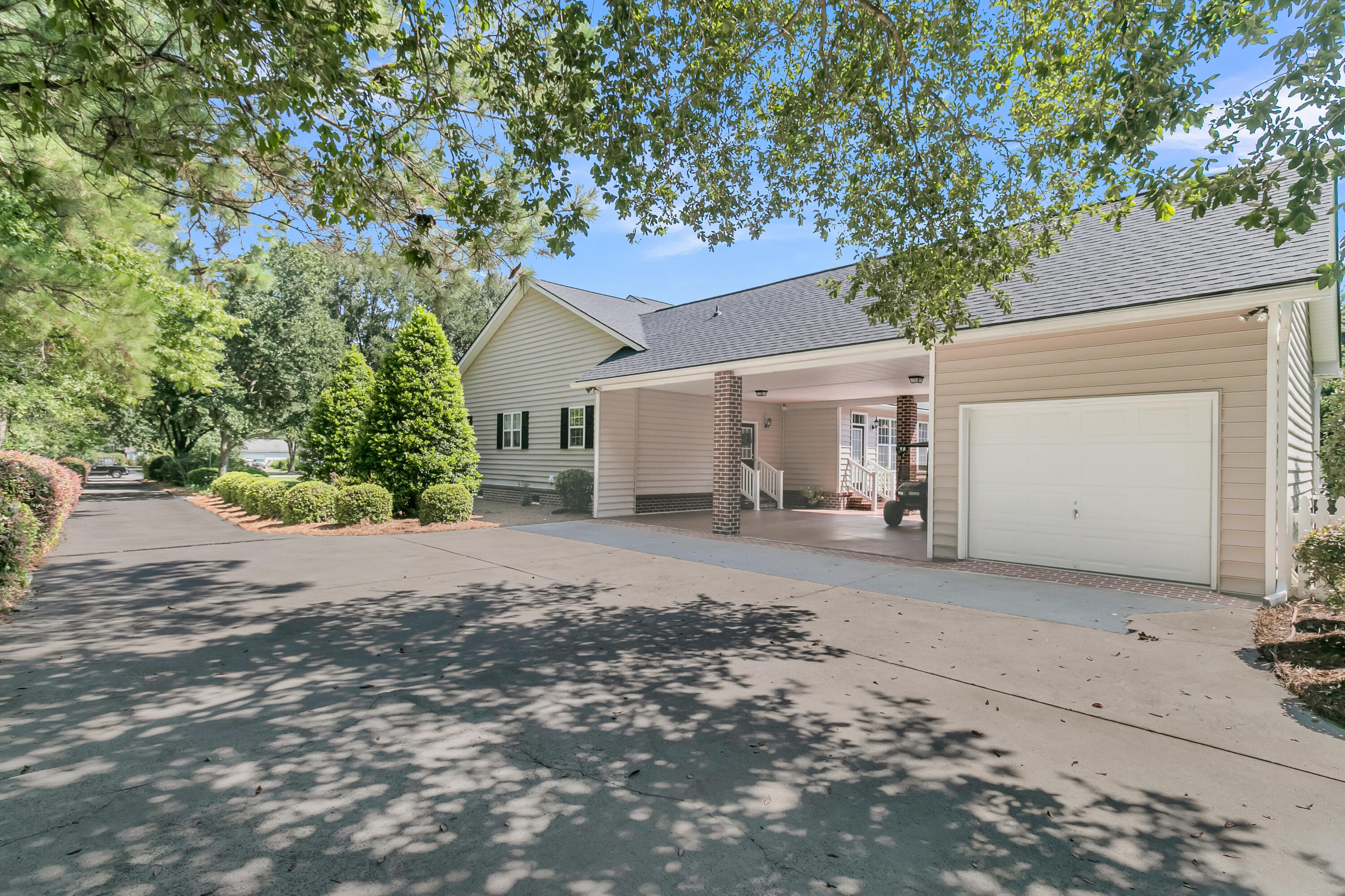 179 West Butternut Road Summerville, SC 29483 - Photo 53 of 89 52. 179 W Butternut Rd Summerville SC 29