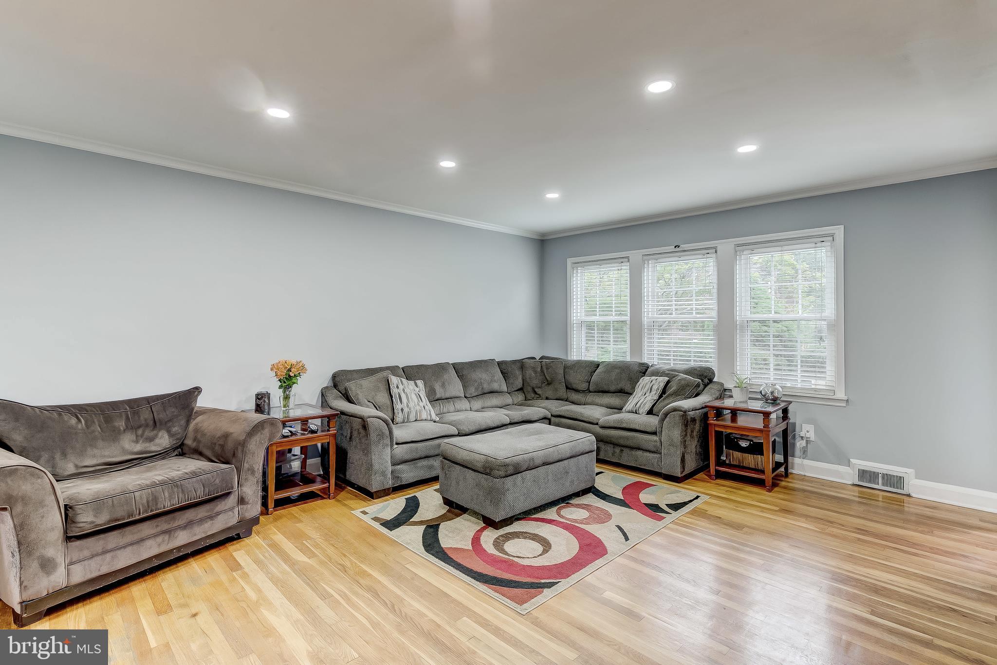 1840 Glen Ridge Road Towson, MD 21286 - Photo 5 of 32