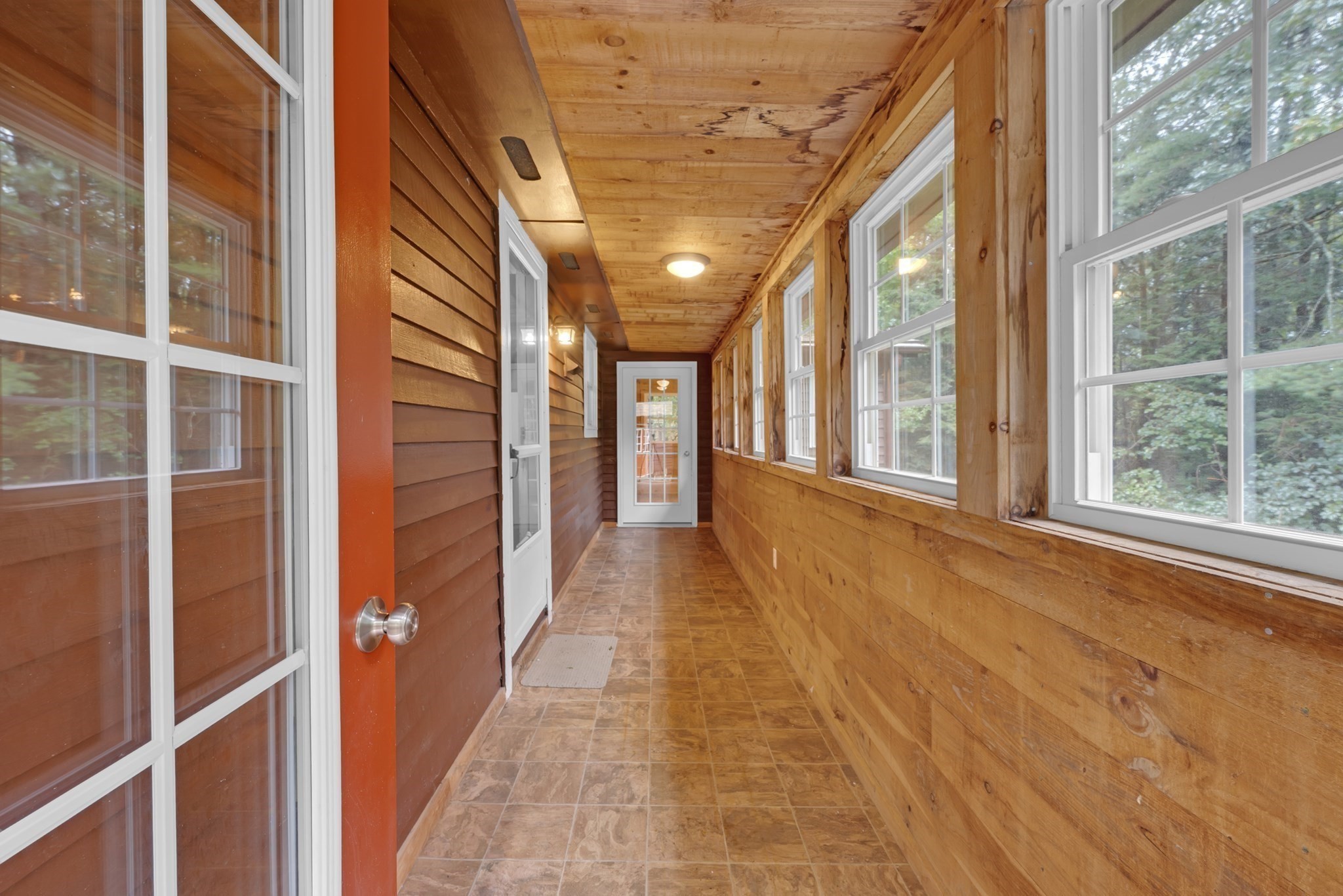 139 Podunk Road Sturbridge, MA 01566 - Photo 4 of 34 Gallery Image 4