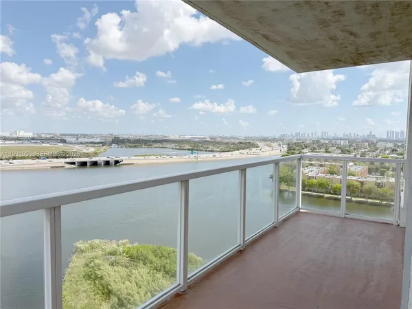 $2,800 | 5077 Northwest 7th Street, Unit PH1, Miami, FL 33126