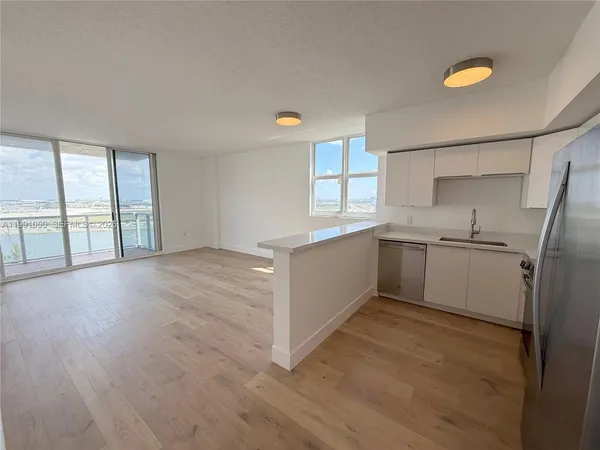 $2,800 | 5077 Northwest 7th Street, Unit PH1, Miami, FL 33126