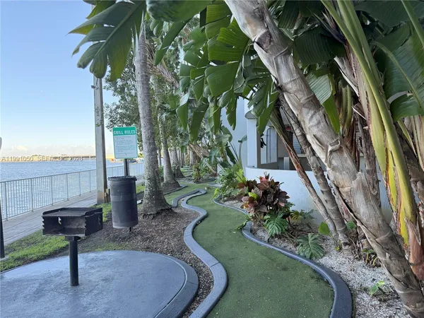 $2,800 | 5077 Northwest 7th Street, Unit PH1, Miami, FL 33126