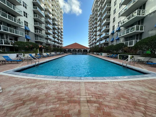 $2,800 | 5077 Northwest 7th Street, Unit PH1, Miami, FL 33126
