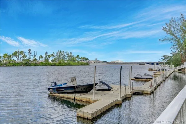 $2,800 | 5077 Northwest 7th Street, Unit PH1, Miami, FL 33126