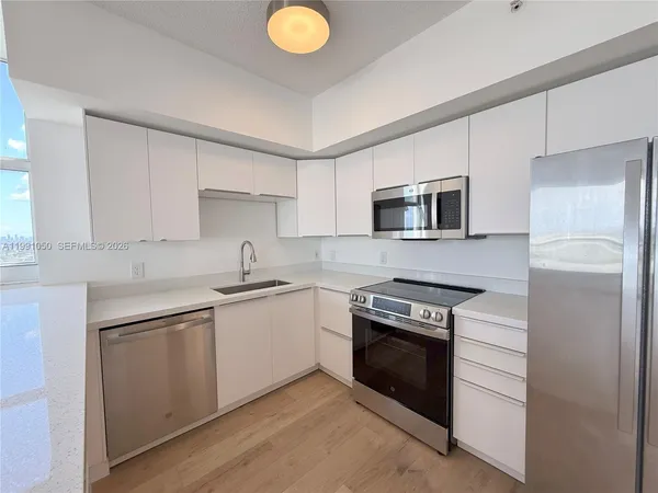 $2,800 | 5077 Northwest 7th Street, Unit PH1, Miami, FL 33126
