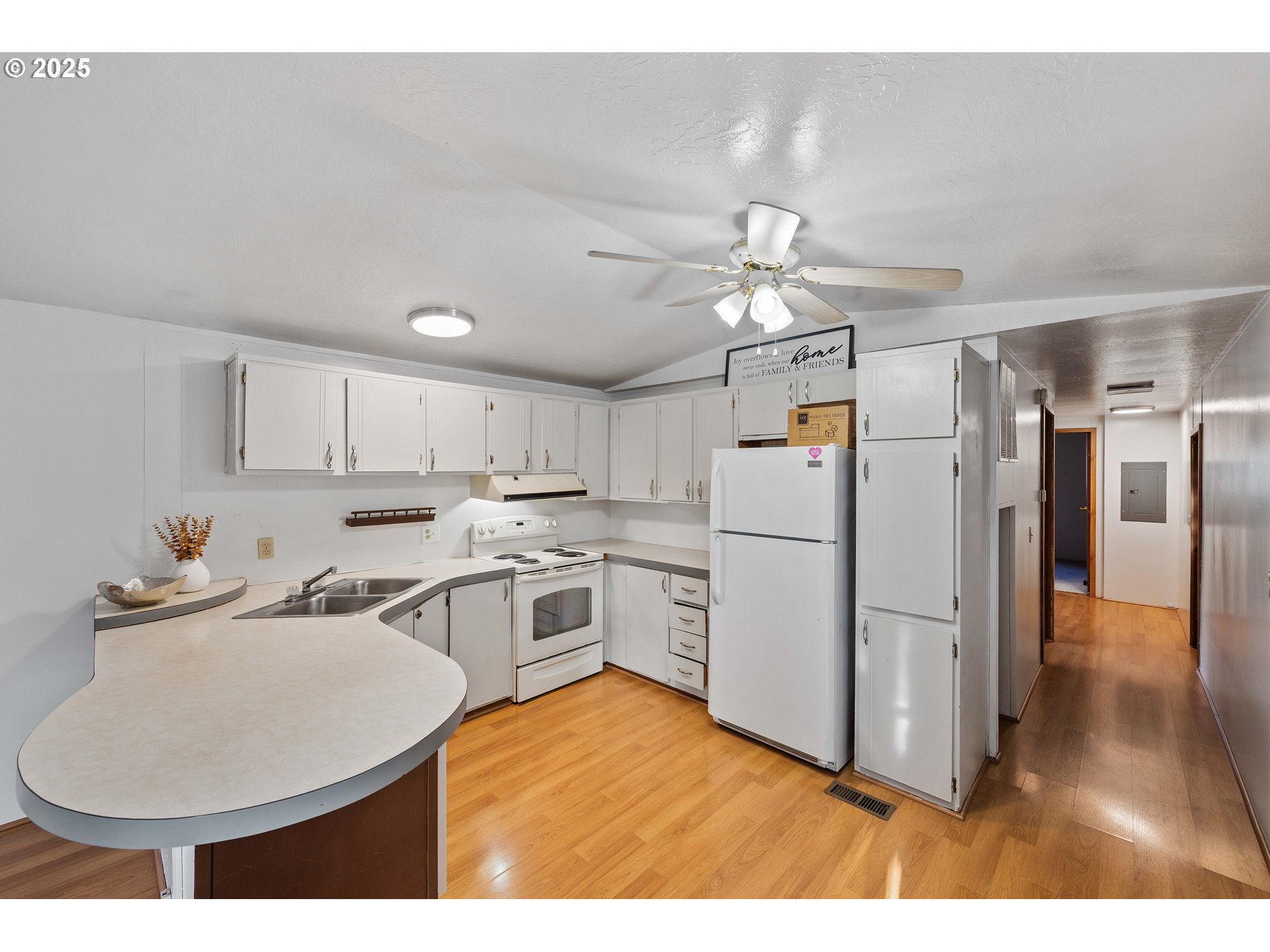 67624 Spinreel Road, Unit 34B North Bend, OR 97459 - Photo 4 of 19