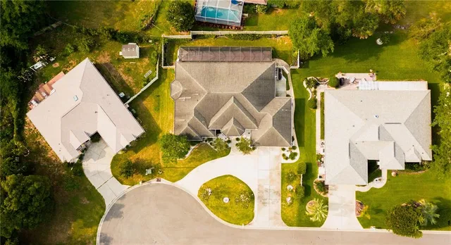 a view of a tennis court