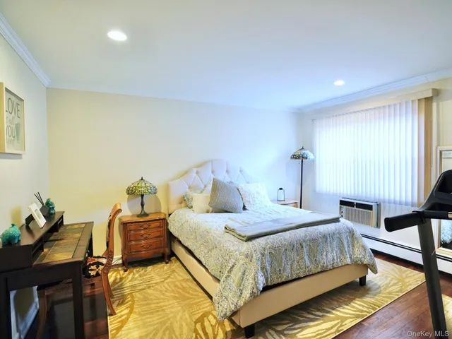 $559,000 | 50 Hill Park Avenue, Unit 2F, Great Neck, NY 11021