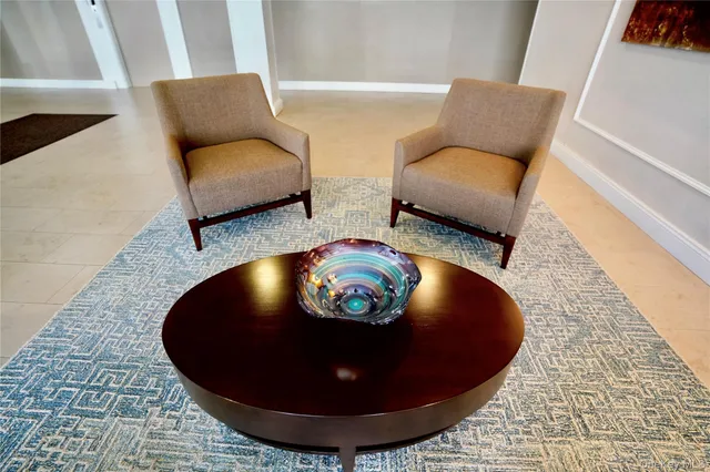 $559,000 | 50 Hill Park Avenue, Unit 2F, Great Neck, NY 11021