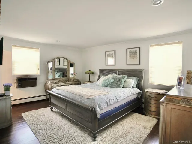 $559,000 | 50 Hill Park Avenue, Unit 2F, Great Neck, NY 11021