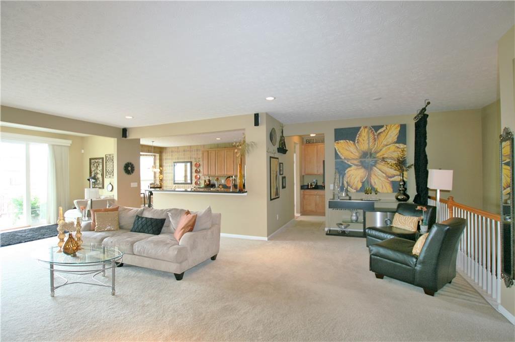 13045 Ratliff Run Fishers, IN 46037 - Photo 3 of 24 Gallery Image 3