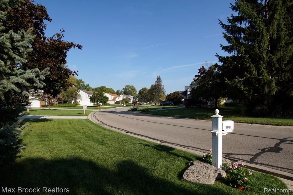36296 Fredericksburg Road Farmington Hills, MI 48331 - Photo 28 of 30