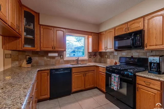 $435,000 | 316 Tall Grass Drive, Lawrence, KS 66049