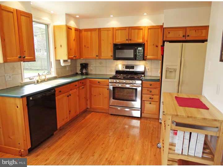 170 Morningside Circle Wayne, PA 19087 - Photo 2 of 25 Gallery Image 2