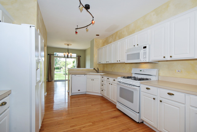 895 Havenshire Road Naperville, IL 60565 - Photo 4 of 23