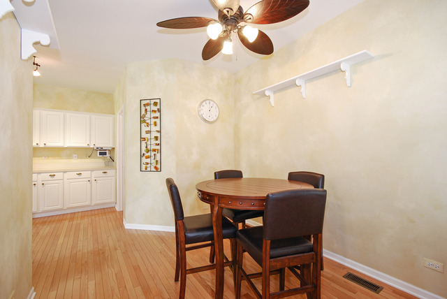 895 Havenshire Road Naperville, IL 60565 - Photo 6 of 23