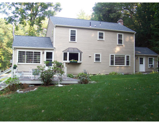 7 Walkup Road Sudbury, MA 01776 - Photo 3 of 17 Gallery Image 3