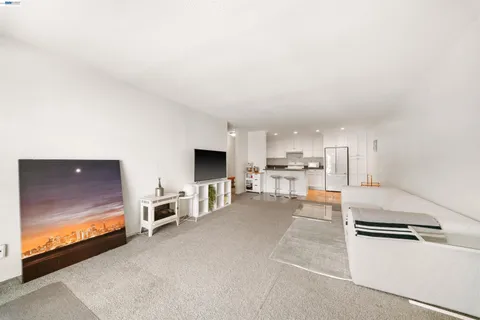 $399,000 | 960 Shorepoint Court, Unit 214, Alameda, CA 94501