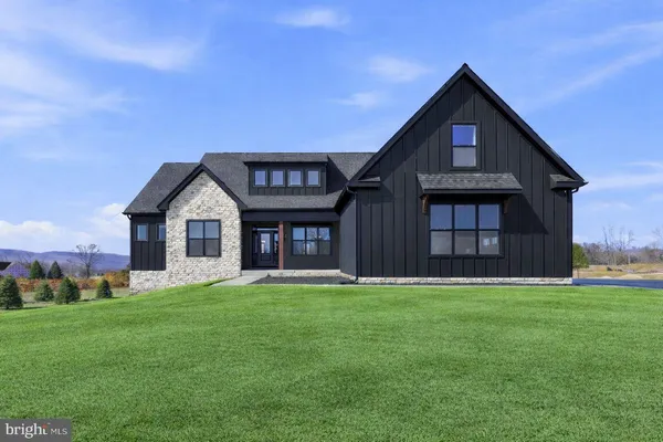 $899,999 | Mistletoe Lane, Shepherdstown, WV 25443