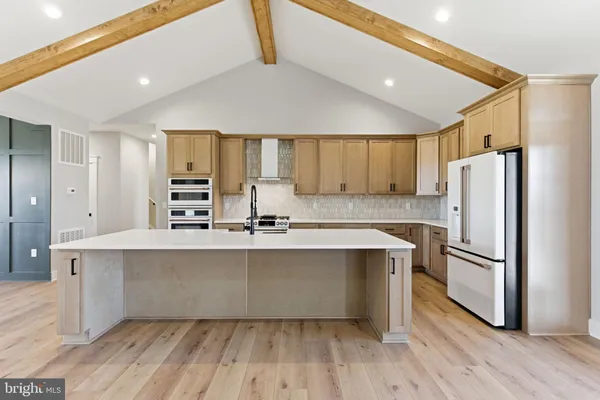 $899,999 | Mistletoe Lane, Shepherdstown, WV 25443