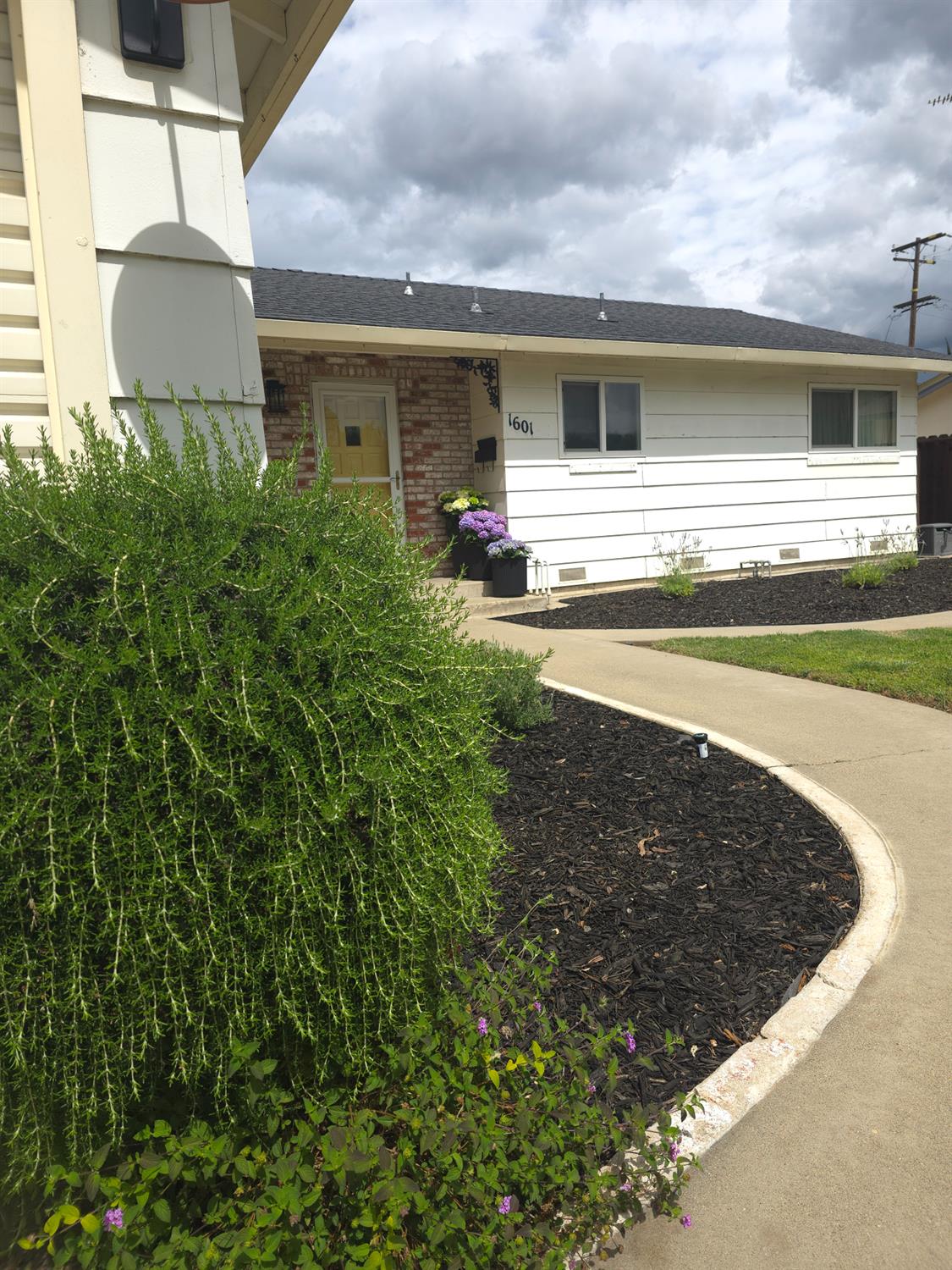 1601 Jacquelyn Way Modesto, CA 95355 - Photo 2 of 24