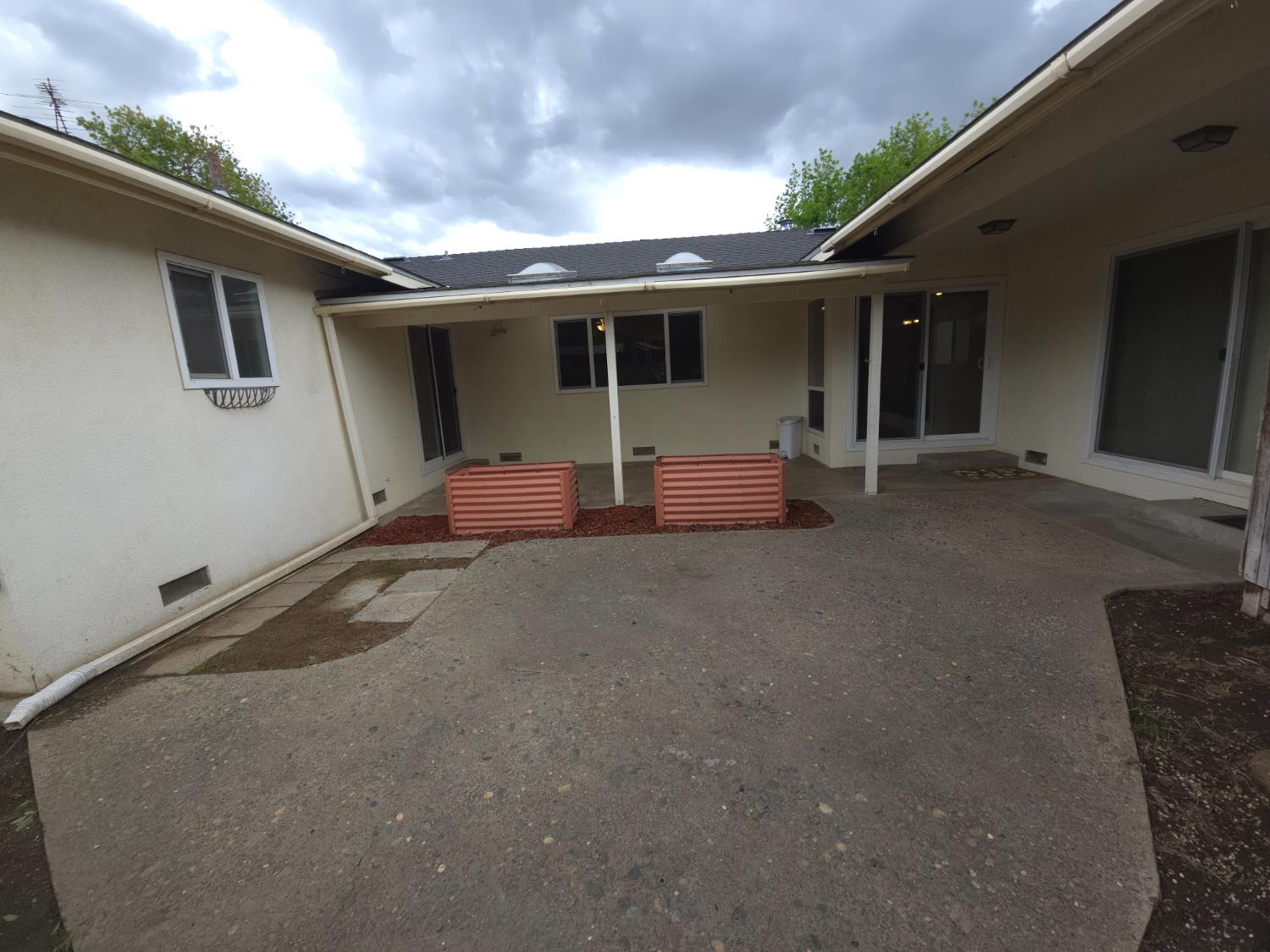 1601 Jacquelyn Way Modesto, CA 95355 - Photo 23 of 23 a front view of a house with yard