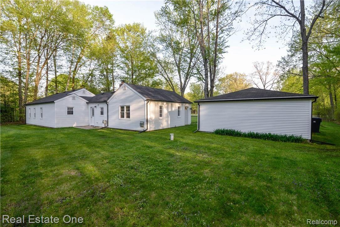 8363 McClements Road Brighton, MI 48114 - Photo 10 of 38 _AUG9532.jpg