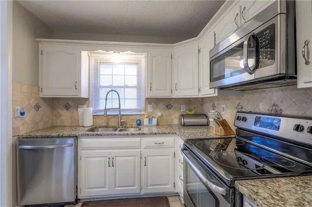 $289,000 | 13001 East 54th Terrace, Kansas City, MO 64133