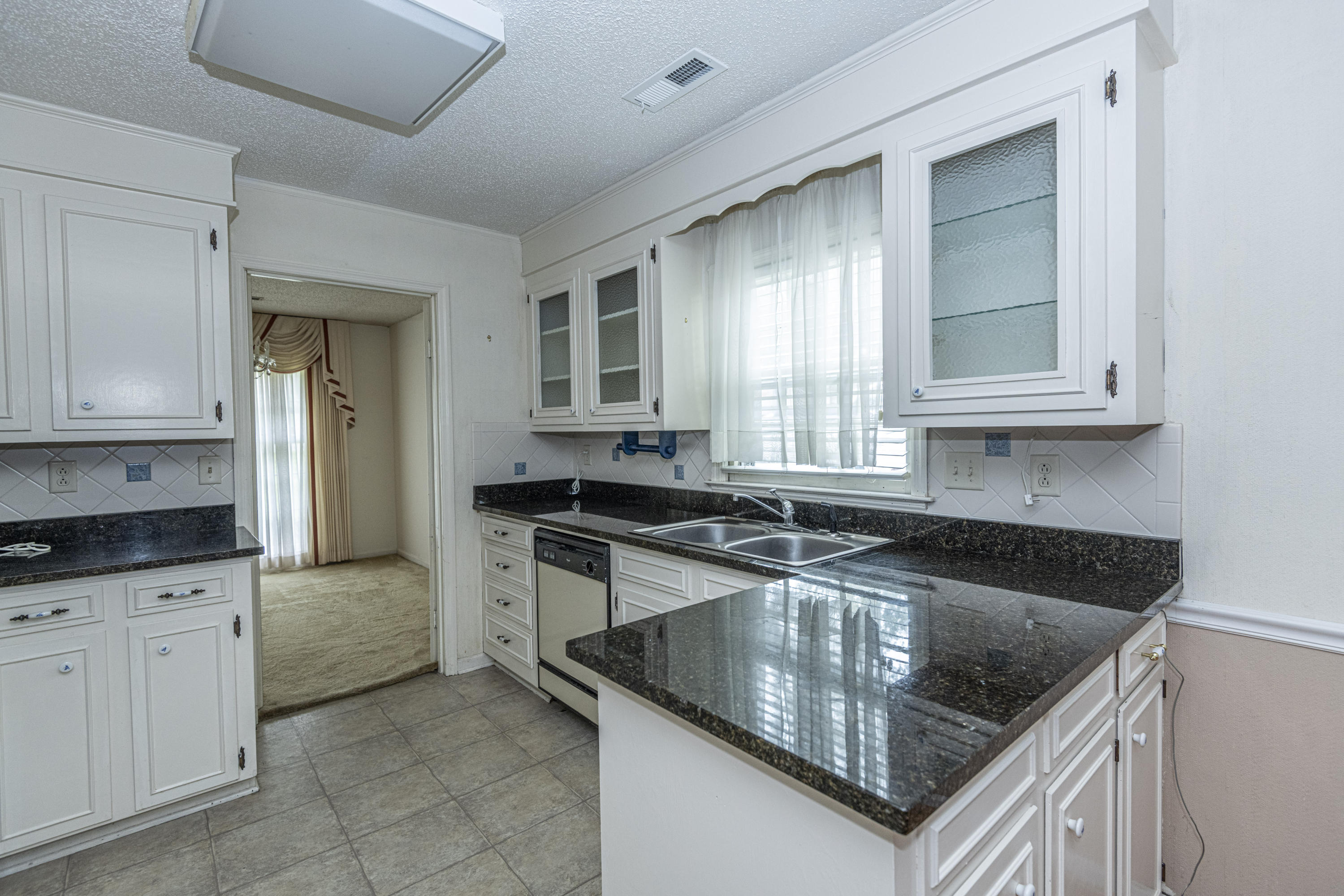1034 Yeamans Hall Road Hanahan, SC 29410 - Photo 14 of 46 _DSC0811